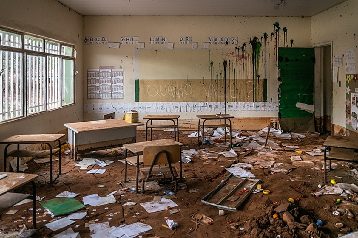 Sala de aula destruída em Mariana - Foto de Ísis Medeiros