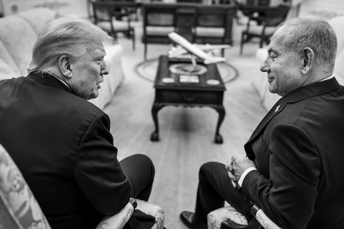 President Donald Trump speaks with Israeli Prime Minister Benjamin Netanyahu in the Oval Office after a joint press conference announcing the U.S. peace plan for Gaza, Monday, September 29, 2025. (Official White House Photo by Daniel Torok)
