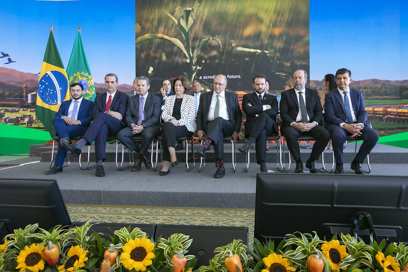 Governo lança Plano Safra da Agricultura Familiar com R$ 97,3 bilhões e amplia crédito para pequenos produtores