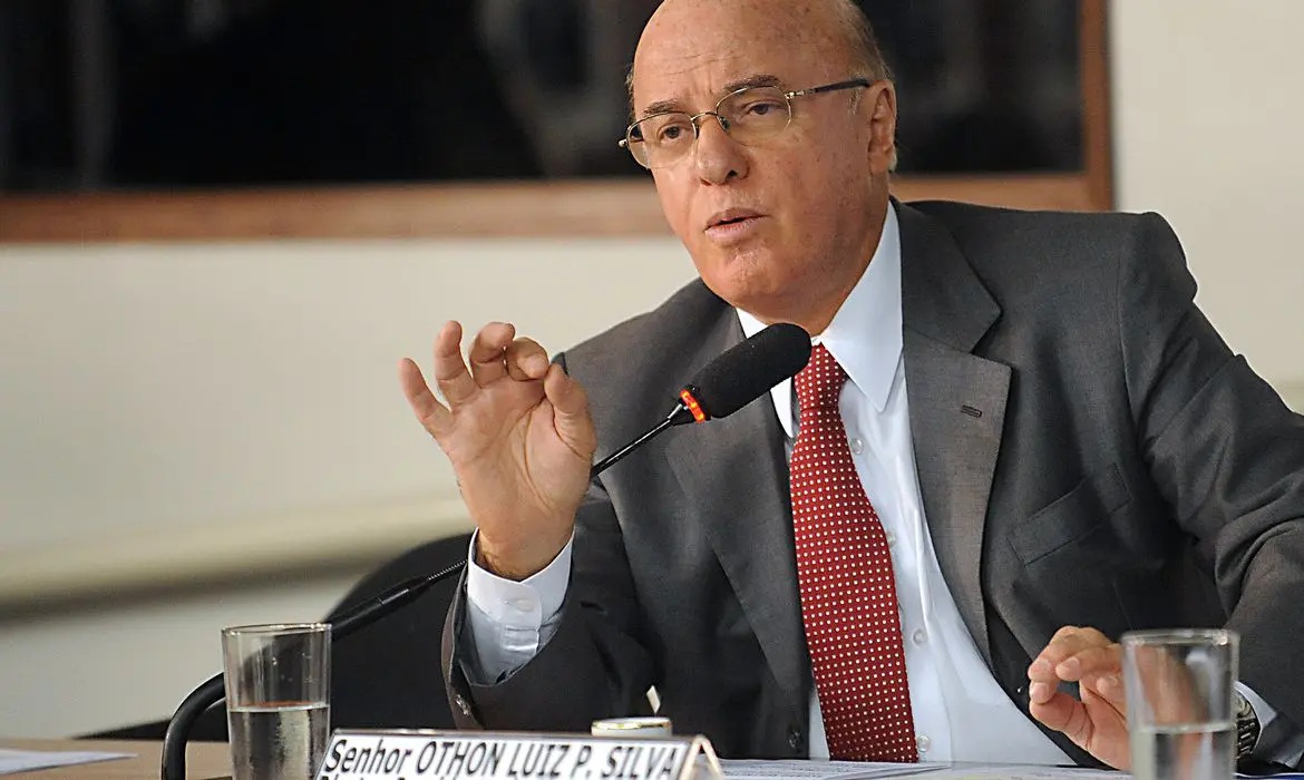 Lawfare e energia nuclear- a glória e o martírio do almirante Othon, por Laura Coutinho