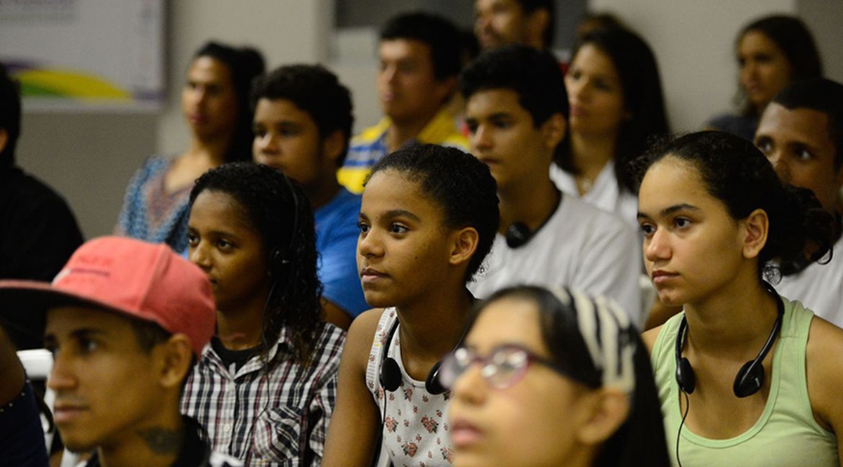 A reinvenção da esperança democrática passa pela juventude, por Brenno Almeida