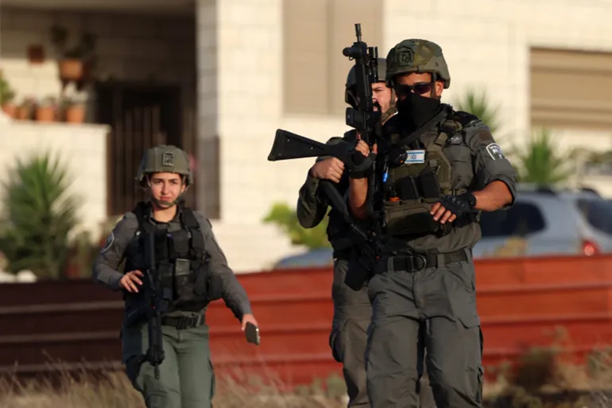 Soldados israelenses na Cisjordânia - Foto de Alaa Badarneh - EPA - Reprodução