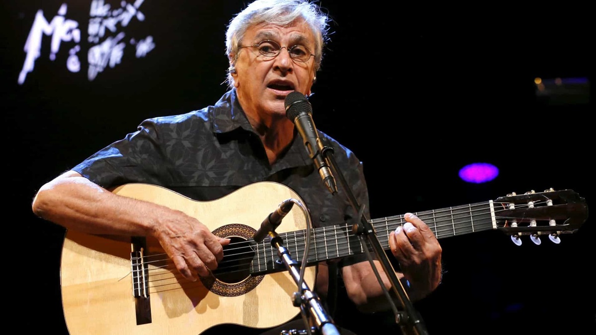 Caetano Veloso em seu aniversário, por Urariano Mota
