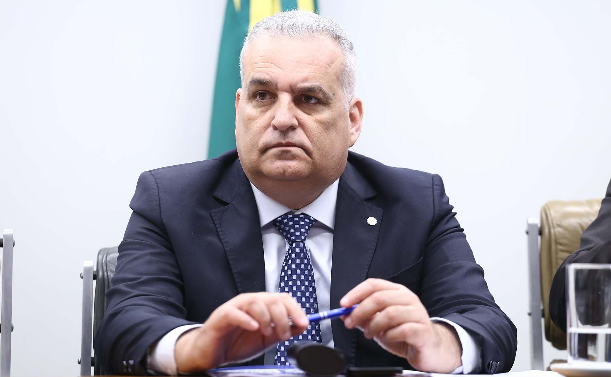 Flávio Bolsonaro anuncia Alfredo Gaspar como vice na chapa à Presidência