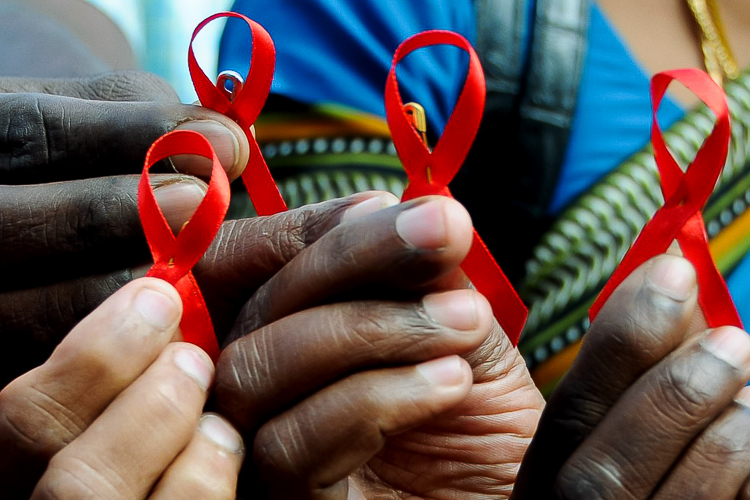Estudo: Despolitização enfraquece movimento de combate à Aids no Brasil