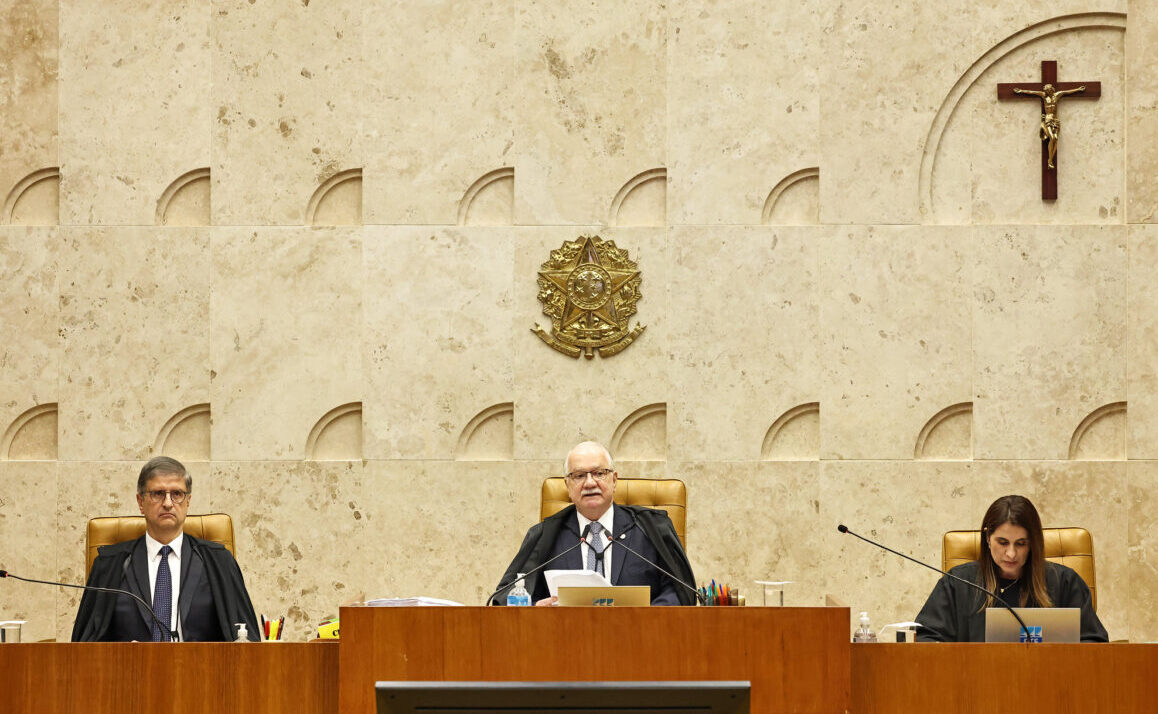 Fachin suspende julgamento de Moraes após pedido de vista de Dino; placar ficou empatado