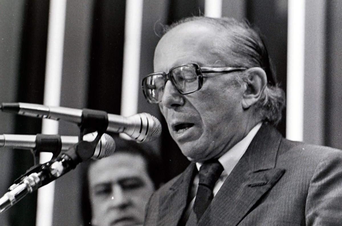 Assembléia Nacional Constituinte - Sessões Plenárias - Plenário Cheio e Mesa - Votação de Matérias - Roberto Campos