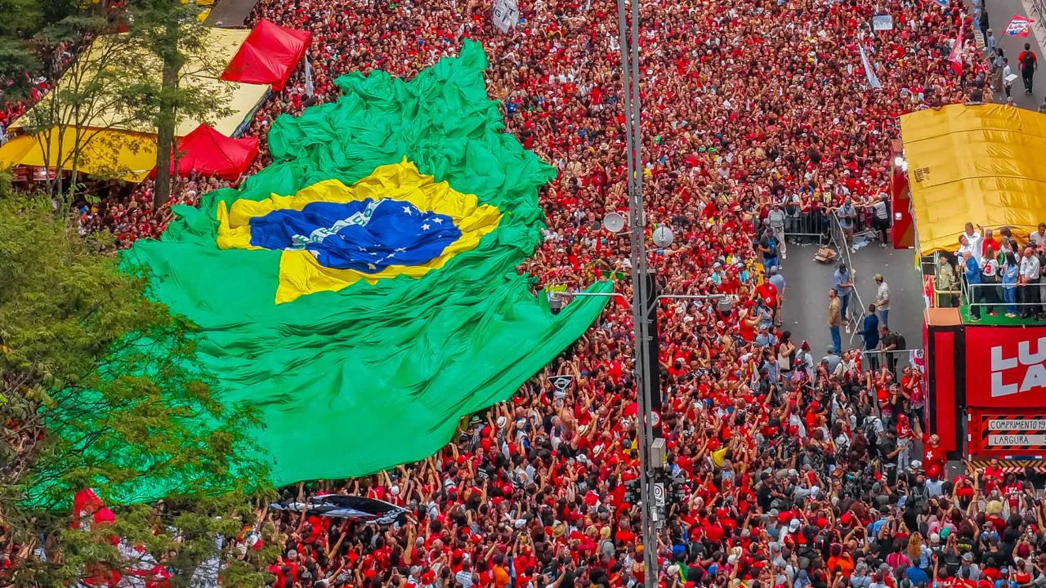 Lula estará presente nos atos de Copacabana e da avenida Paulista neste sábado (24)