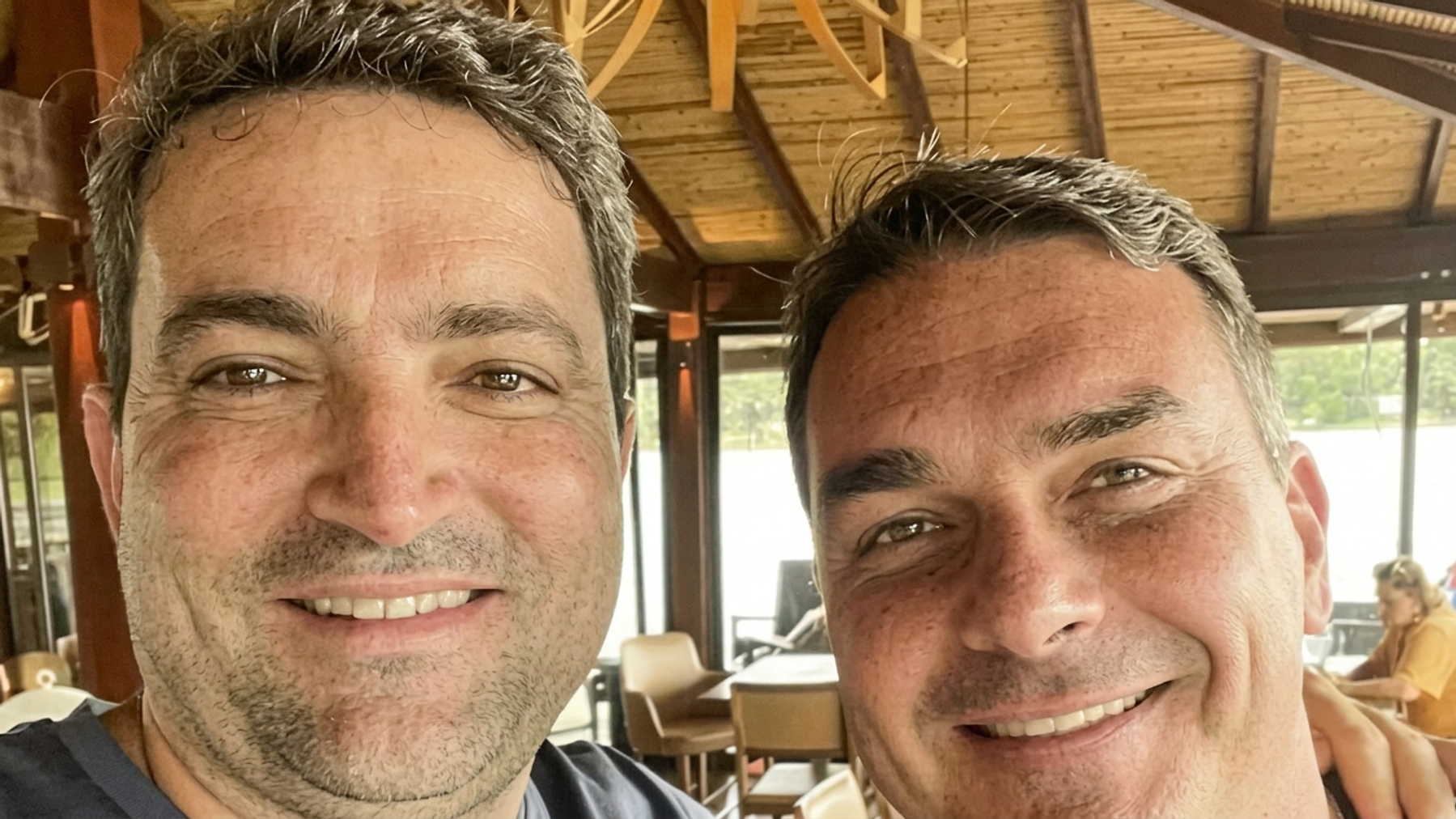 O advogado Willer Tomaz e o senador Flávio Bolsonaro (PL) Imagem: Reprodução / WillerTomaz via X