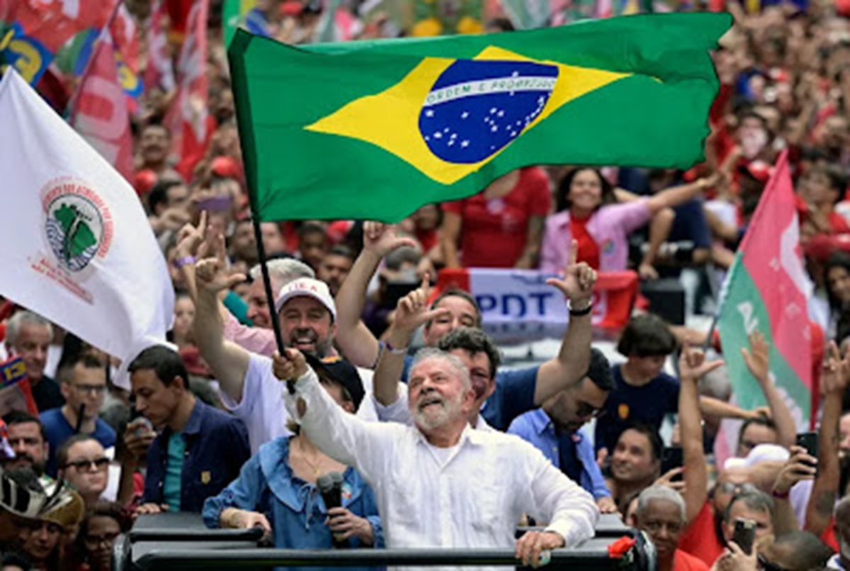Quatro anos em dois dias, por Guilherme Scalzilli