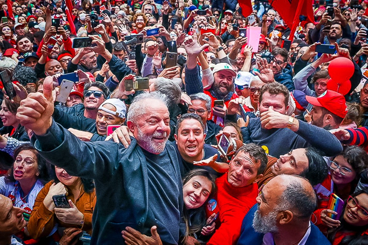 Lula, o governo e as ruas, por Erick Kayser