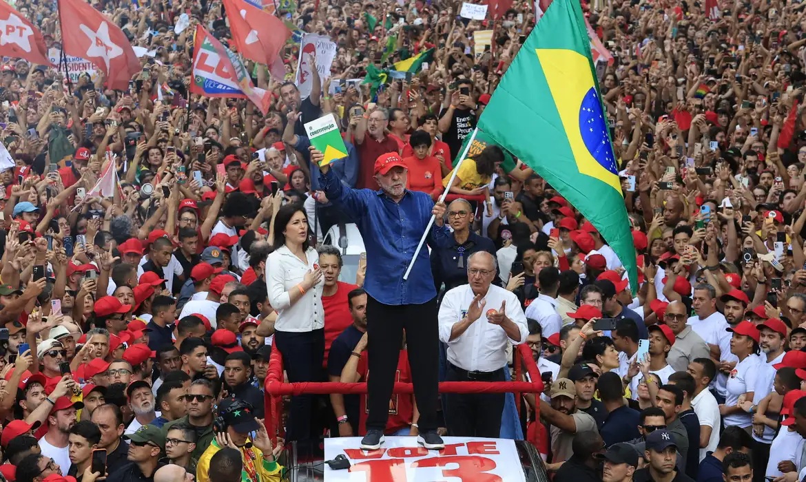 O Exército de Lula: o antídoto contra a desinformação que também desafia a democracia, por Mauricio Luperi