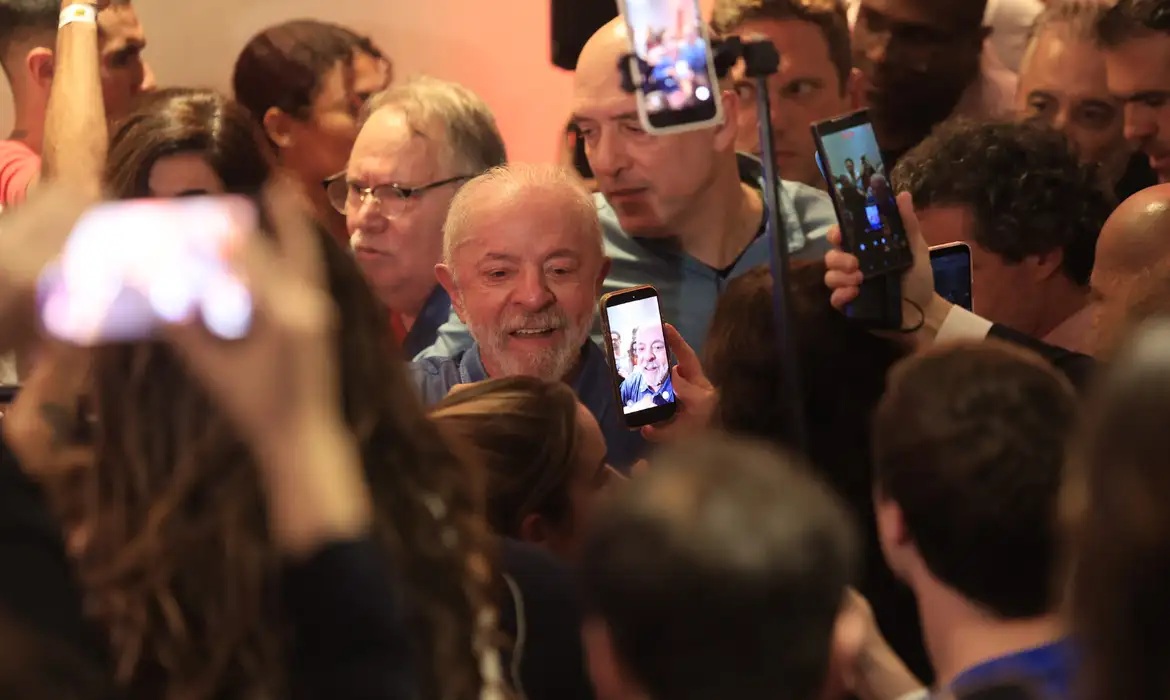 Um poema quase #Lula, por Romério Rômulo